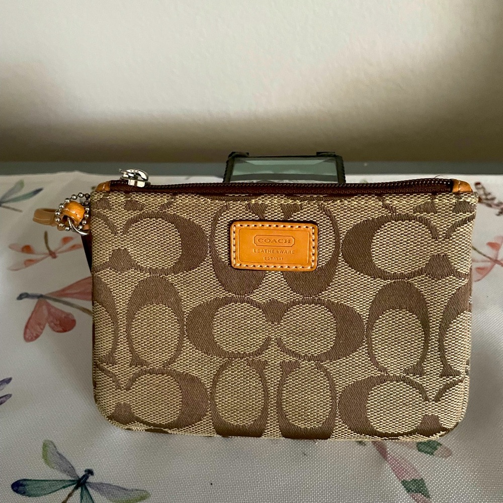 Choach tan and brown wristlet